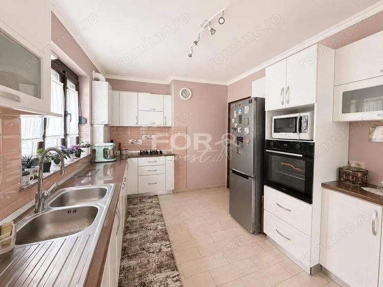 Casă cu 4 camere cu Teren 235 Mp în Iosia