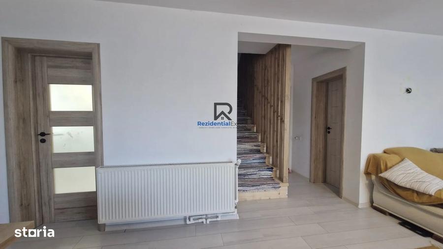 Casă cu 4 camere decomandat cu Teren 250 Mp în Moara Vlăsiei