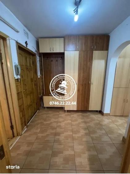 Apartament cu 2 camere decomandat în Nicolina