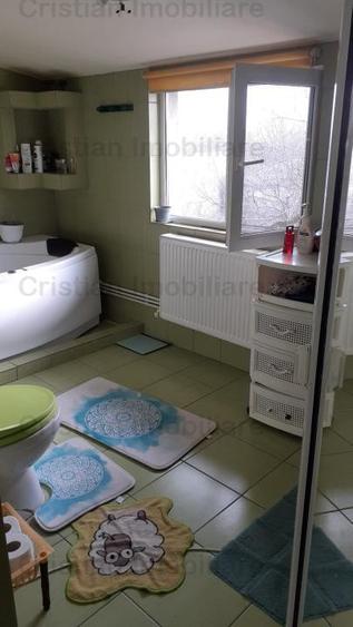 Casă cu 5 camere cu Teren 398 Mp în Brăilița