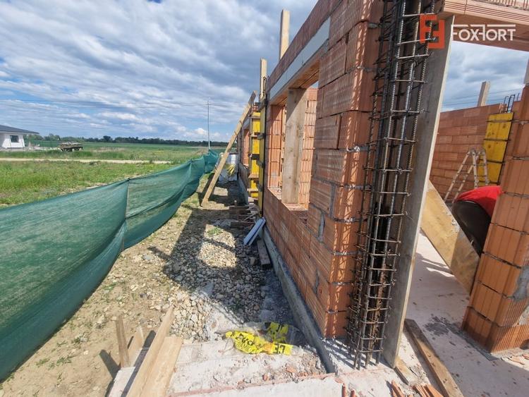 Duplex cu 3 camere cu Teren 300 Mp în Bucovăț (Remetea Mare)