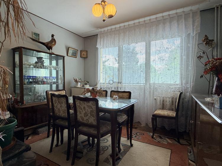 Apartament cu 4 camere semidecomandat, mobilat în Berceni