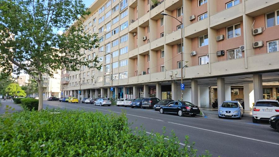 Spațiu comercial, de 926 mp, în Ultracentral