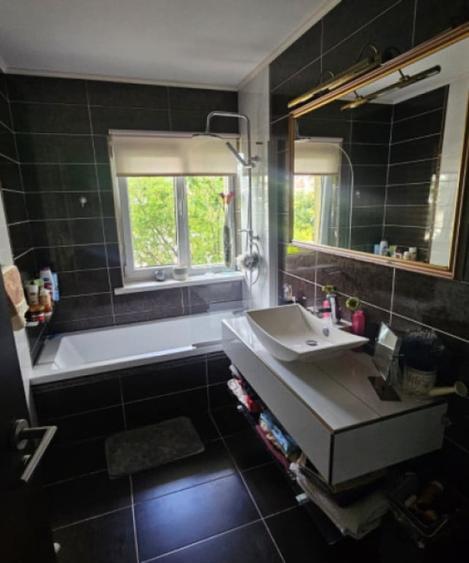 Apartament cu 3 camere semidecomandat în Florești — fotografia 2