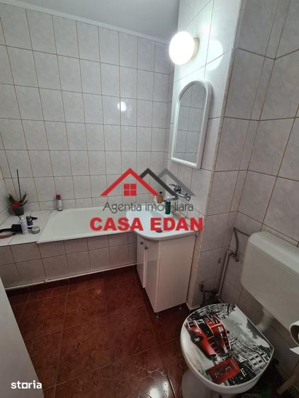 Apartament cu 2 camere decomandat în Piața Centrală