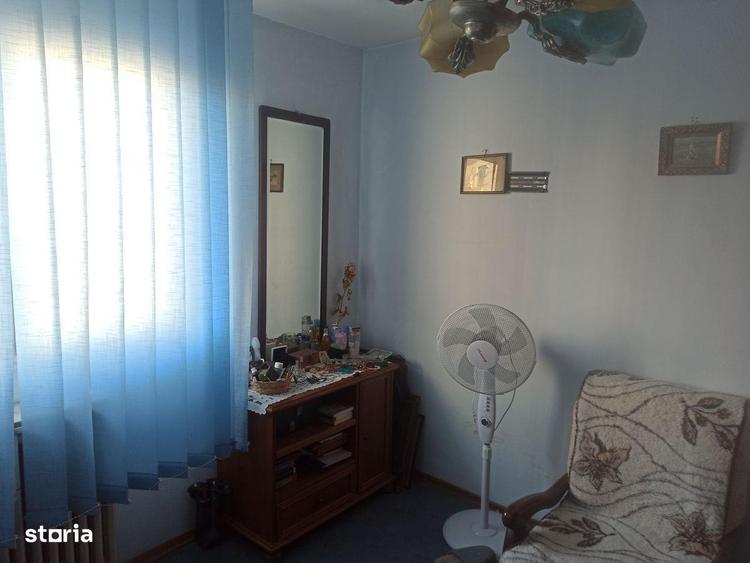 Apartament cu 3 camere semidecomandat, mobilat în Drumul Taberei — fotografia 1