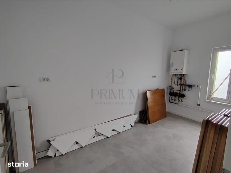Casă cu 4 camere decomandat în Central