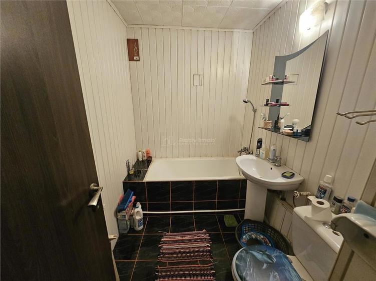 Apartament cu 2 camere decomandat, mobilat în Micro III