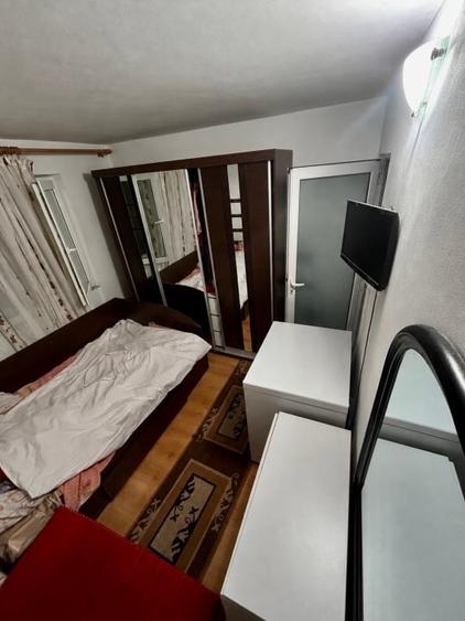 Apartament cu 3 camere semidecomandat, mobilat în Păcurari