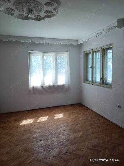 Casă cu 3 camere cu Teren 720 Mp în Central