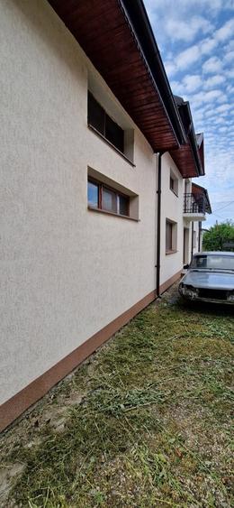Casă individuală cu 6 camere cu Canalizare în Iancu Jianu