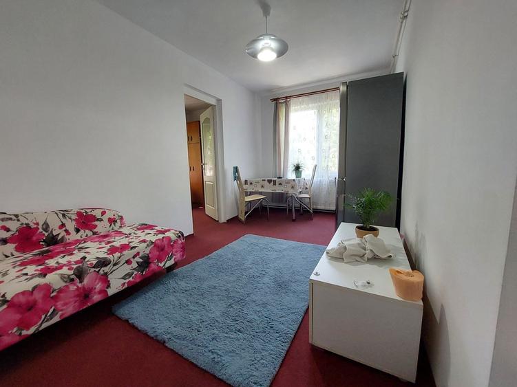 Apartament cu 2 camere decomandat în Solidarității