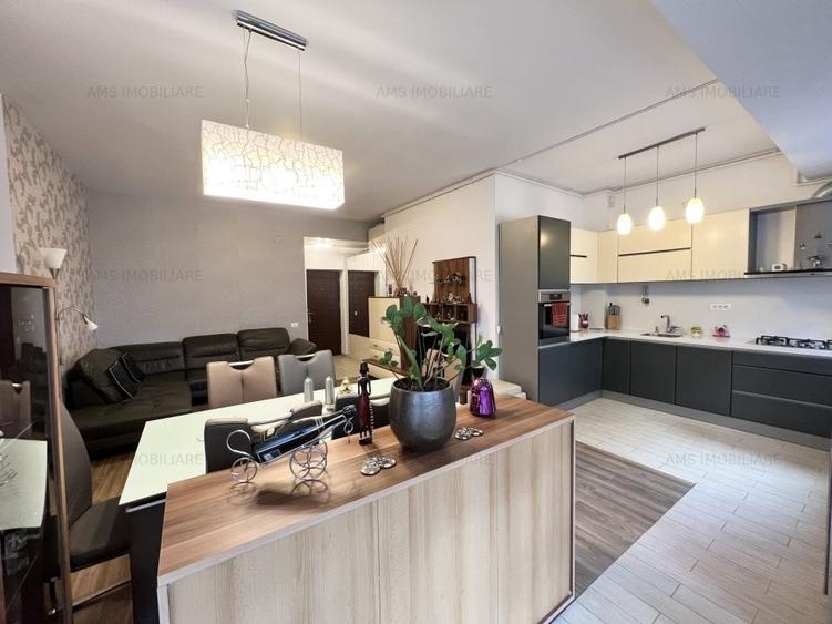 Apartament cu 3 camere decomandat, mobilat în Decebal