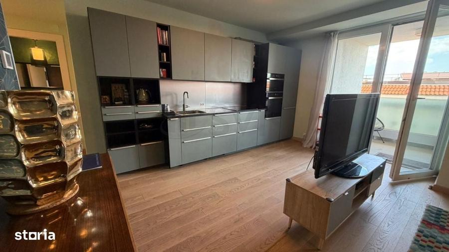 Apartament cu 3 camere decomandat, mobilat în Herăstrău