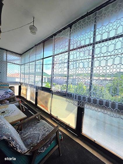 Apartament cu 3 camere decomandat în Vitrometan