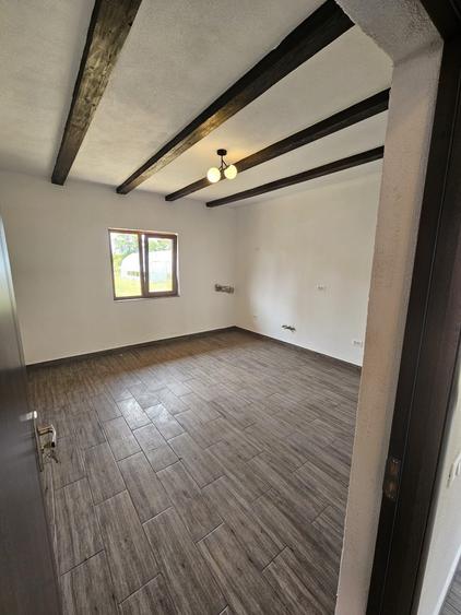 Casă cu 4 camere în Zănești
