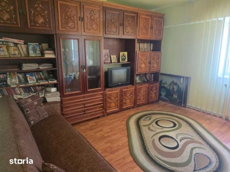 Vand apartament 3 camere Tandarei - 1