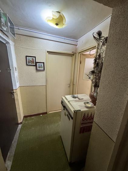 Apartament cu 3 camere semidecomandat în Exterior Vest