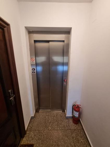 Apartament cu 2 camere decomandat în Km 5
