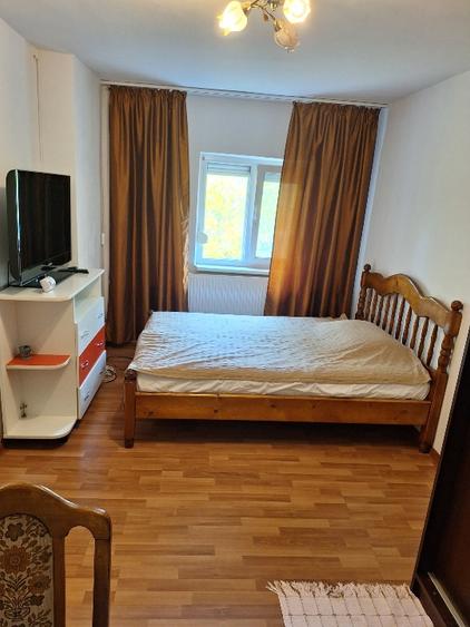Apartament cu 2 camere decomandat în 1 Mai