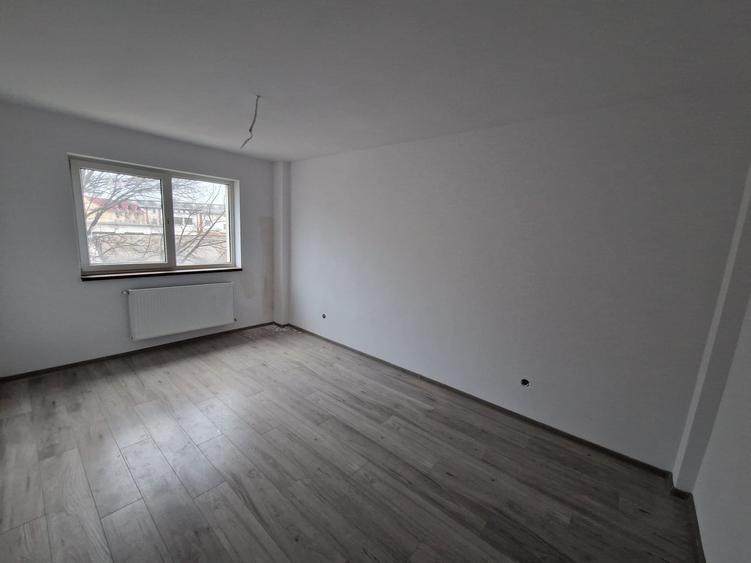 Apartament cu 3 camere semidecomandat în Mărăști — fotografia 3