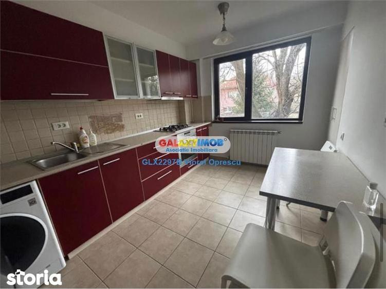 Apartament cu 3 camere decomandat în Dobroești