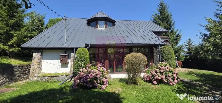 Casă cu 5 camere cu Teren 840 Mp în Central