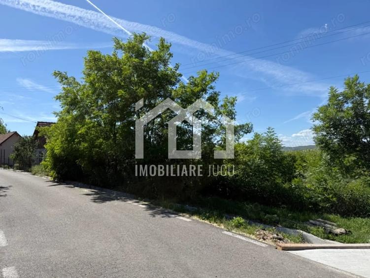 Teren de 1750 mp, în Jucu