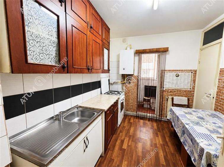 Apartament cu 2 camere decomandat, mobilat în Vasile Aaron