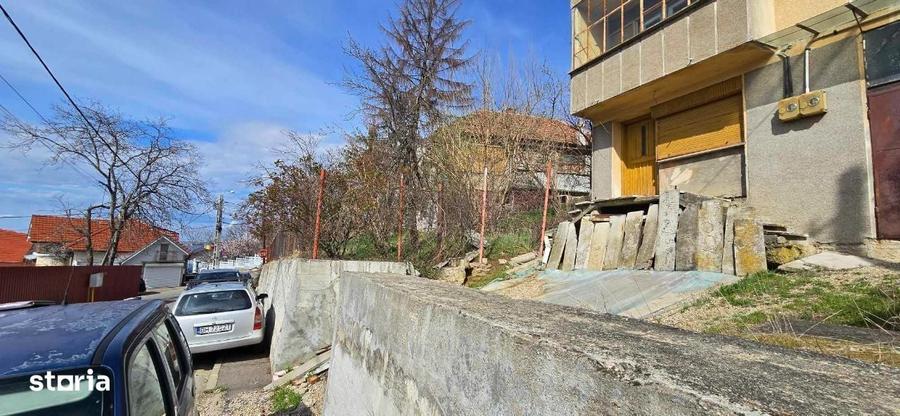 Casă cu 4 camere cu Teren 330 Mp în Central