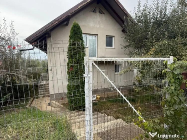 Casă cu 4 camere cu Teren 300 Mp în Burdujeni