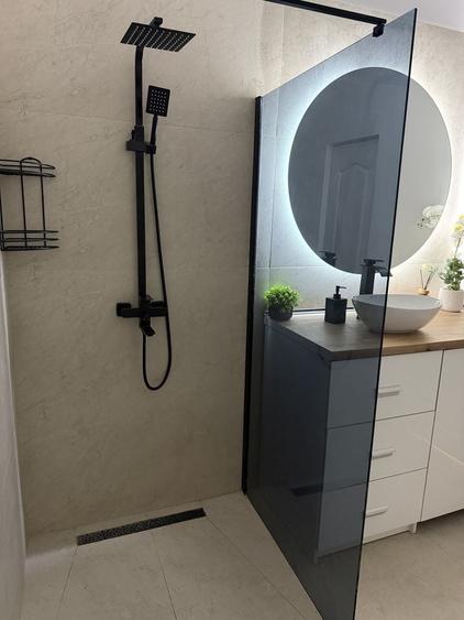 Apartament cu 3 camere decomandat în Romană