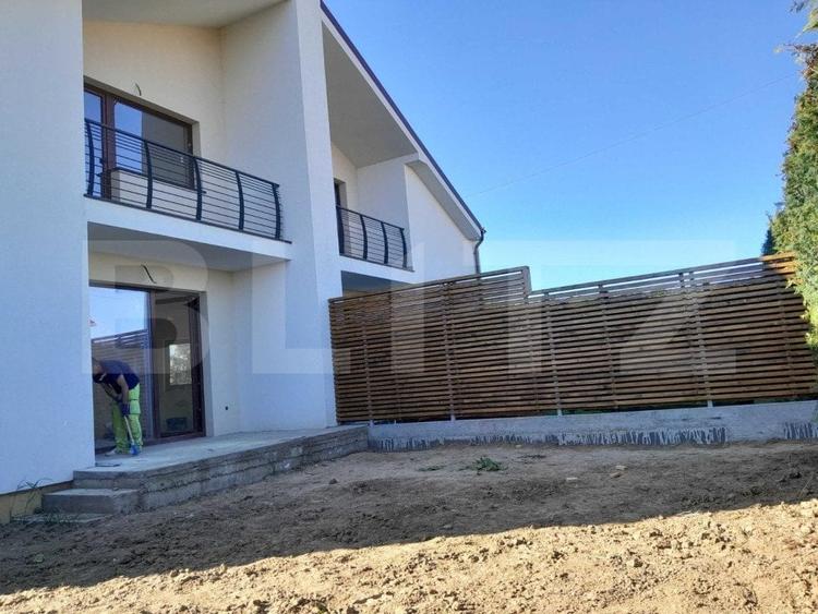 Casă individuală cu 4 camere cu Canalizare în Nord