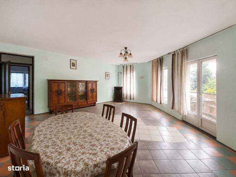 Casă cu 4 camere în Central