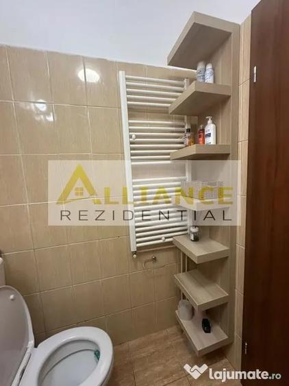Garsonieră decomandată în Titan