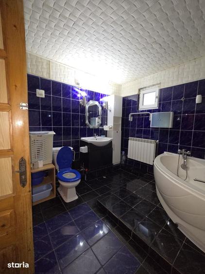 Apartament cu 4 camere decomandat în Central