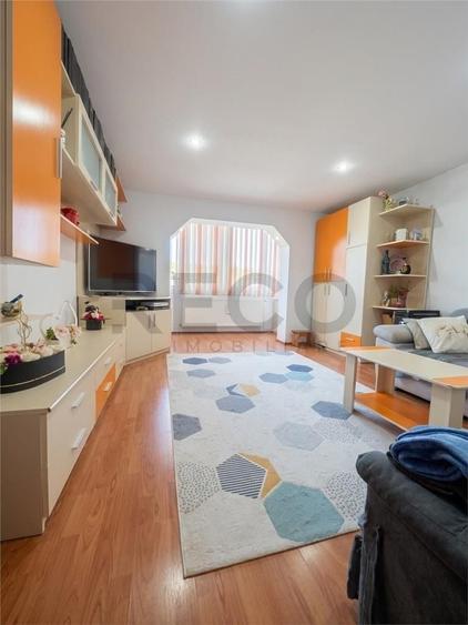Apartament cu 3 camere decomandat în Cantemir