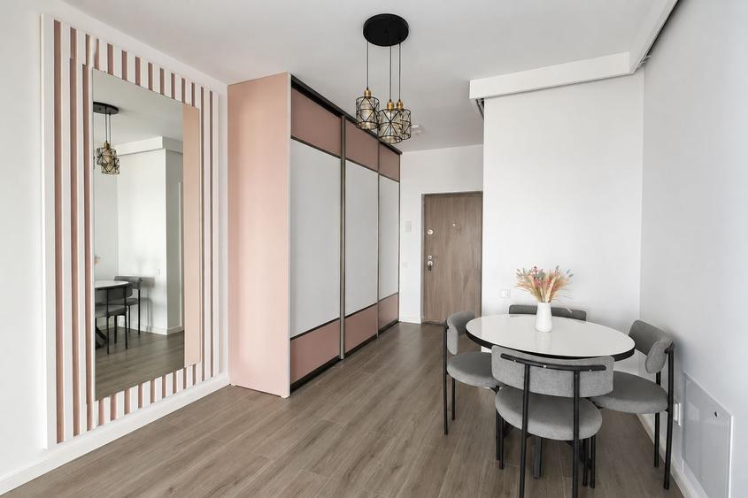 Apartament cu 2 camere semidecomandat, mobilat în Florești