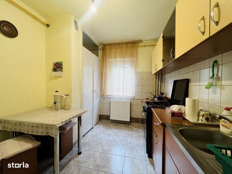 Apartament cu 2 camere semidecomandat în Aradului