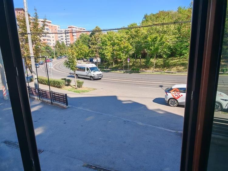 Spațiu comercial, de 450 mp, în Dosu Bricii