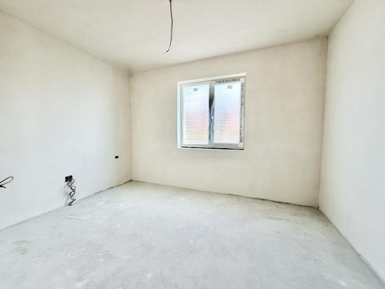 Duplex cu 3 camere cu Teren 300 Mp în Moșnița Nouă