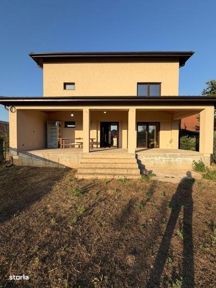 Casă cu 4 camere în Strejnicu