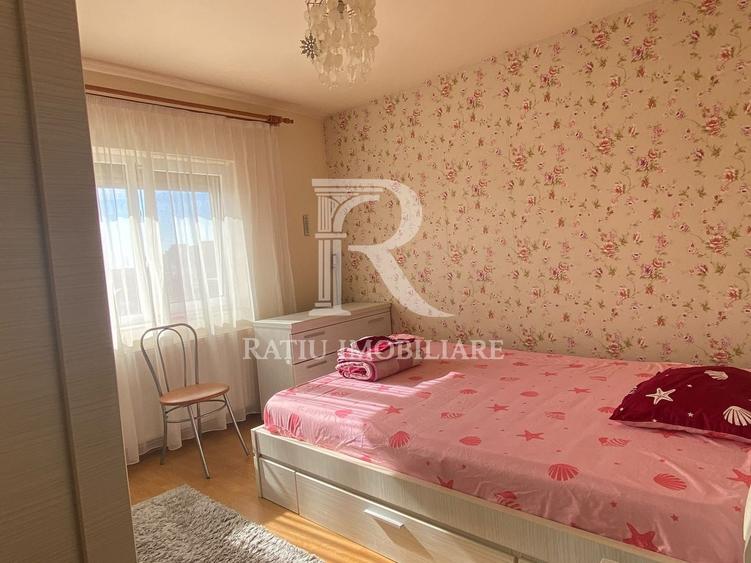 Apartament cu 3 camere decomandat, mobilat în Nufărul