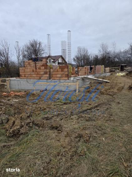 Casă cu 5 camere cu Teren 1200 Mp în Ciurila