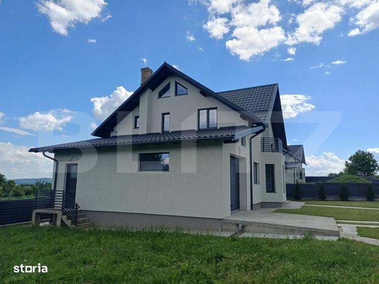 Casă cu 4 camere cu Teren 1000 Mp în Dărmănești