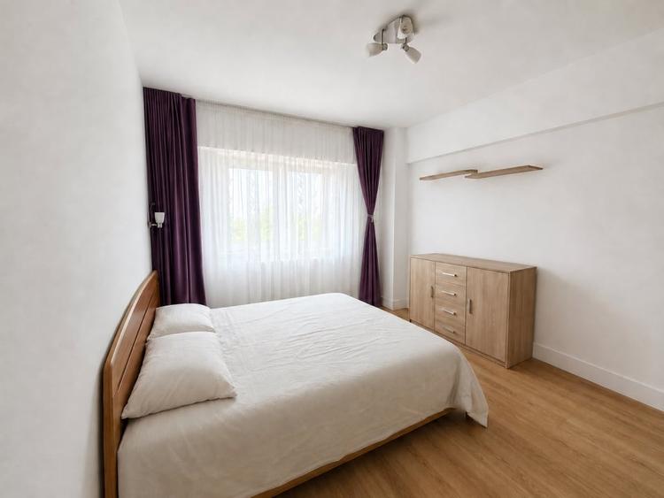 Apartament cu 3 camere decomandat, mobilat în Noua