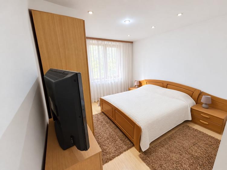 Apartament cu 2 camere semidecomandat, mobilat în Craiovei