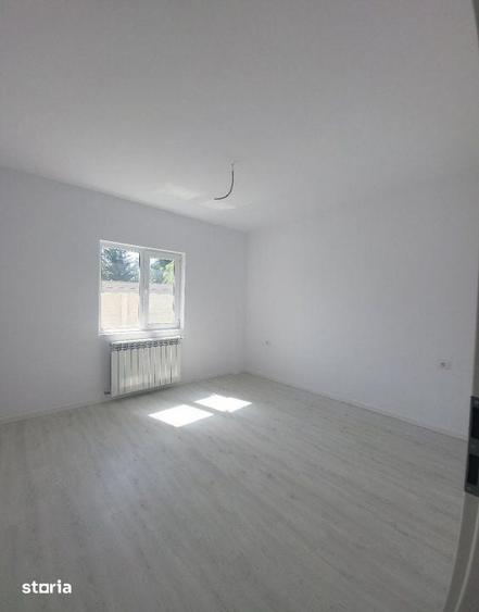 Casă cu 5 camere cu Teren 250 Mp în Central