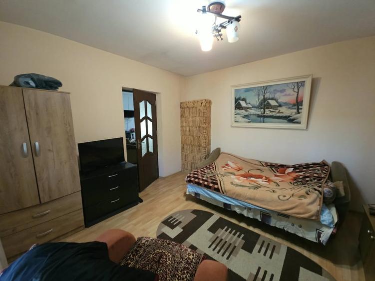 Casă individuală cu 4 camere cu Teren 1000 Mp în Central