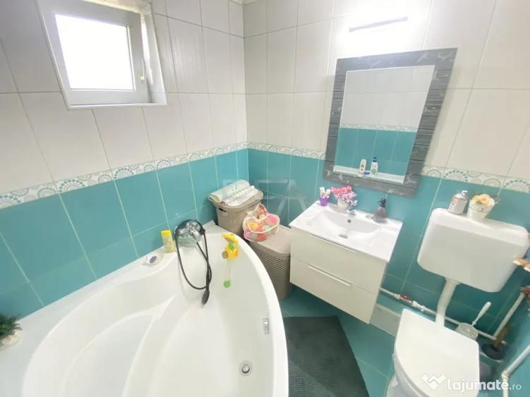 Apartament cu 3 camere decomandat în Mărgeanului